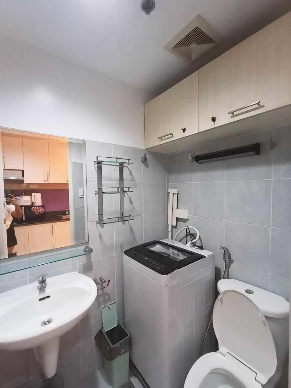 Sea Residences Moa Pasay City - Myra Condotel Esterno foto